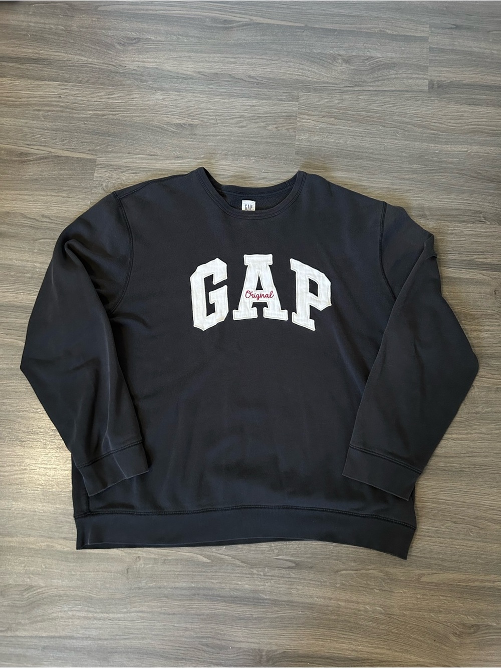GAP Men's Black/Grey Baggy Crewneck with Embroidered White and Red Spellout